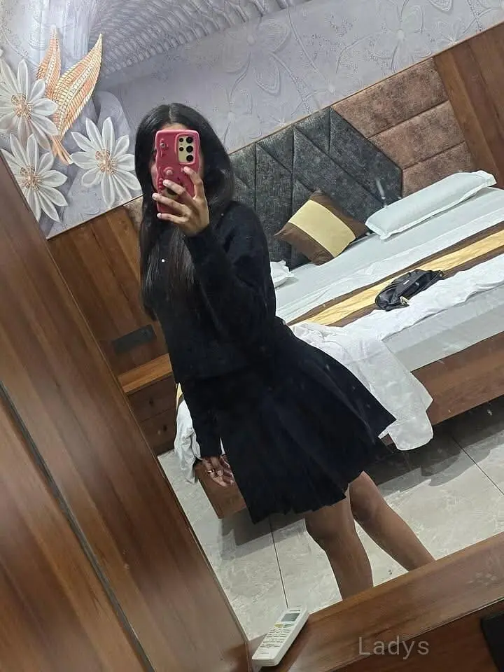 Anushka, 22 years beautiful nude Maldives escorts girl, height 170 sm, Weight kg