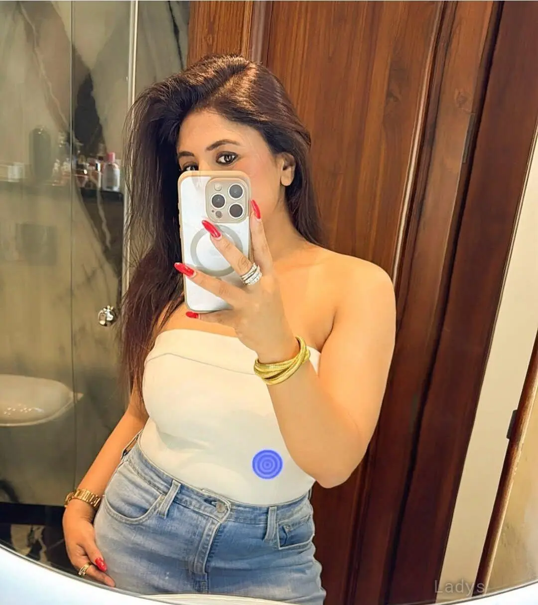 Suman, 21 years beautiful nude Maldives escorts girl, height 154 sm, Weight kg