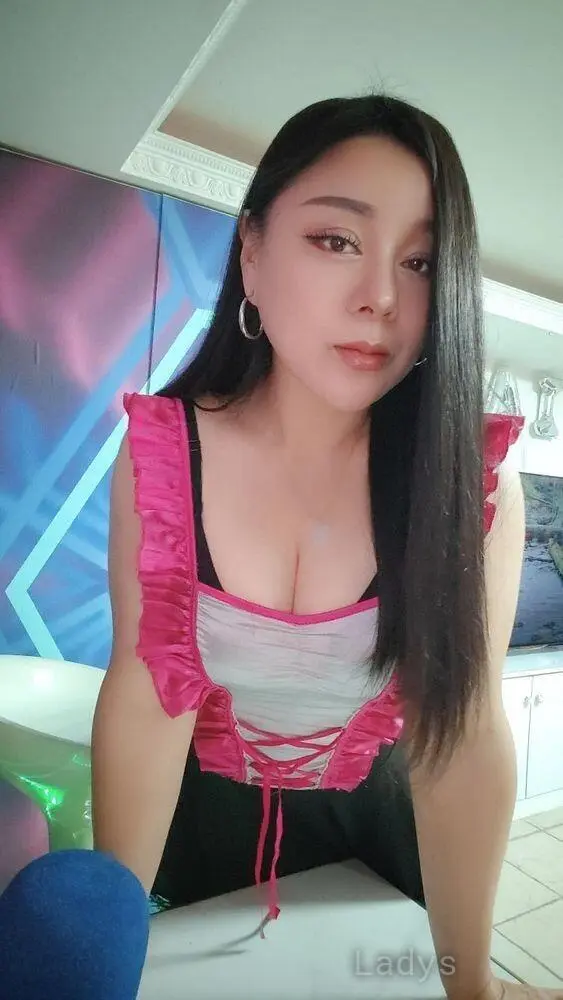 Lisa, 27 years beautiful nude Malmo escorts girl, height 161 sm, Weight 50 kg