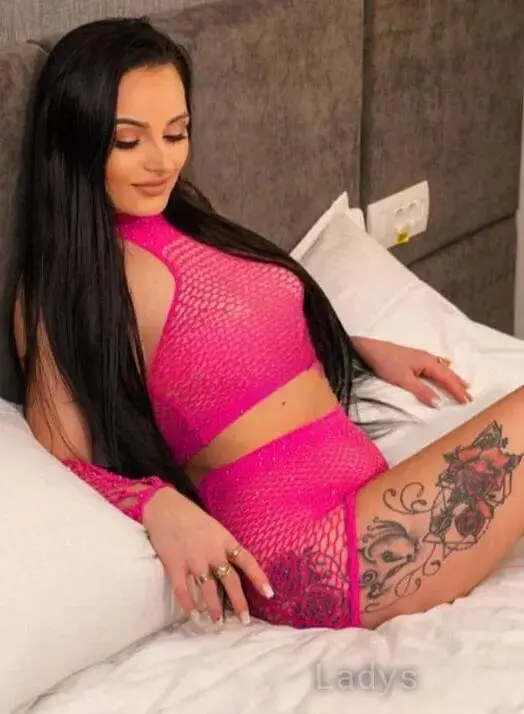 Ruby sexy, 47 years beautiful nude Malmo escorts girl, height 160 sm, Weight 50 kg
