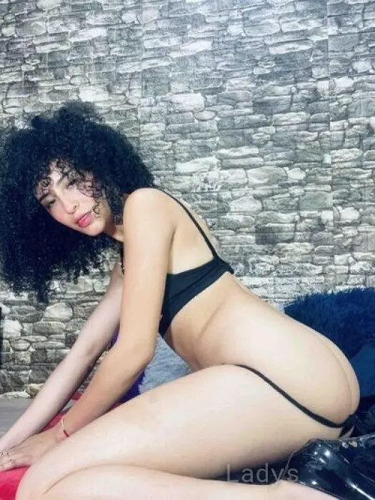 Ursulahill, 25 years beautiful nude Malmo escorts girl, height 164 sm, Weight 56 kg