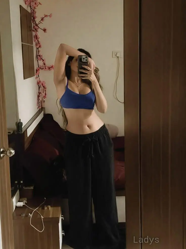 Alisha, 21 years old Manali escort girl with big tits, height  sm, Weight  kg