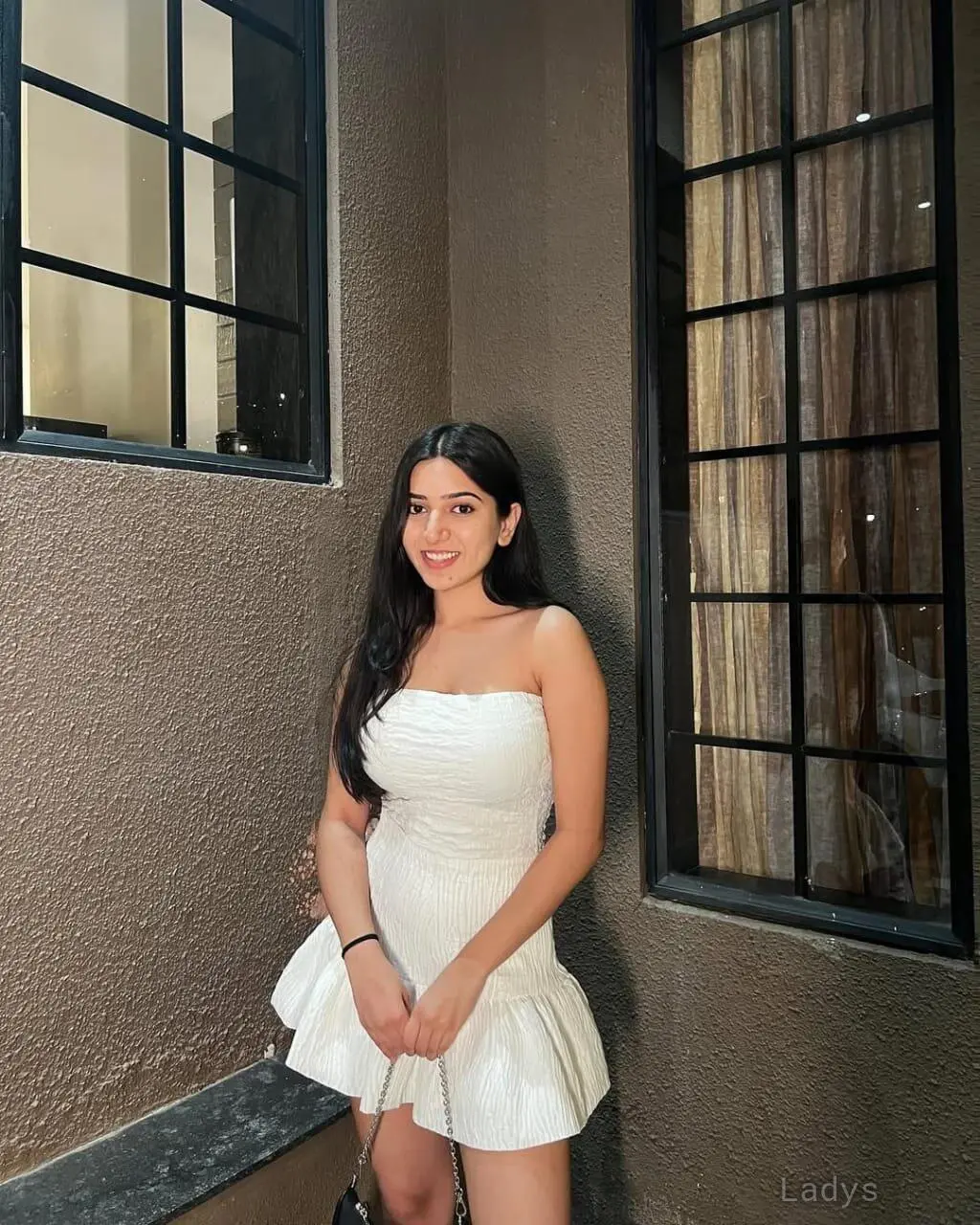 Nancy, 23 years old Manali escort girl with big tits, height 154 sm, Weight kg