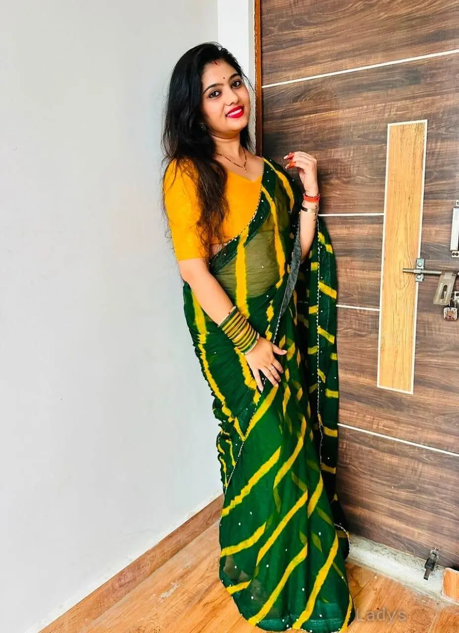 Dara, 22 years beautiful nude Manali escorts girl, height 153 sm, Weight  kg