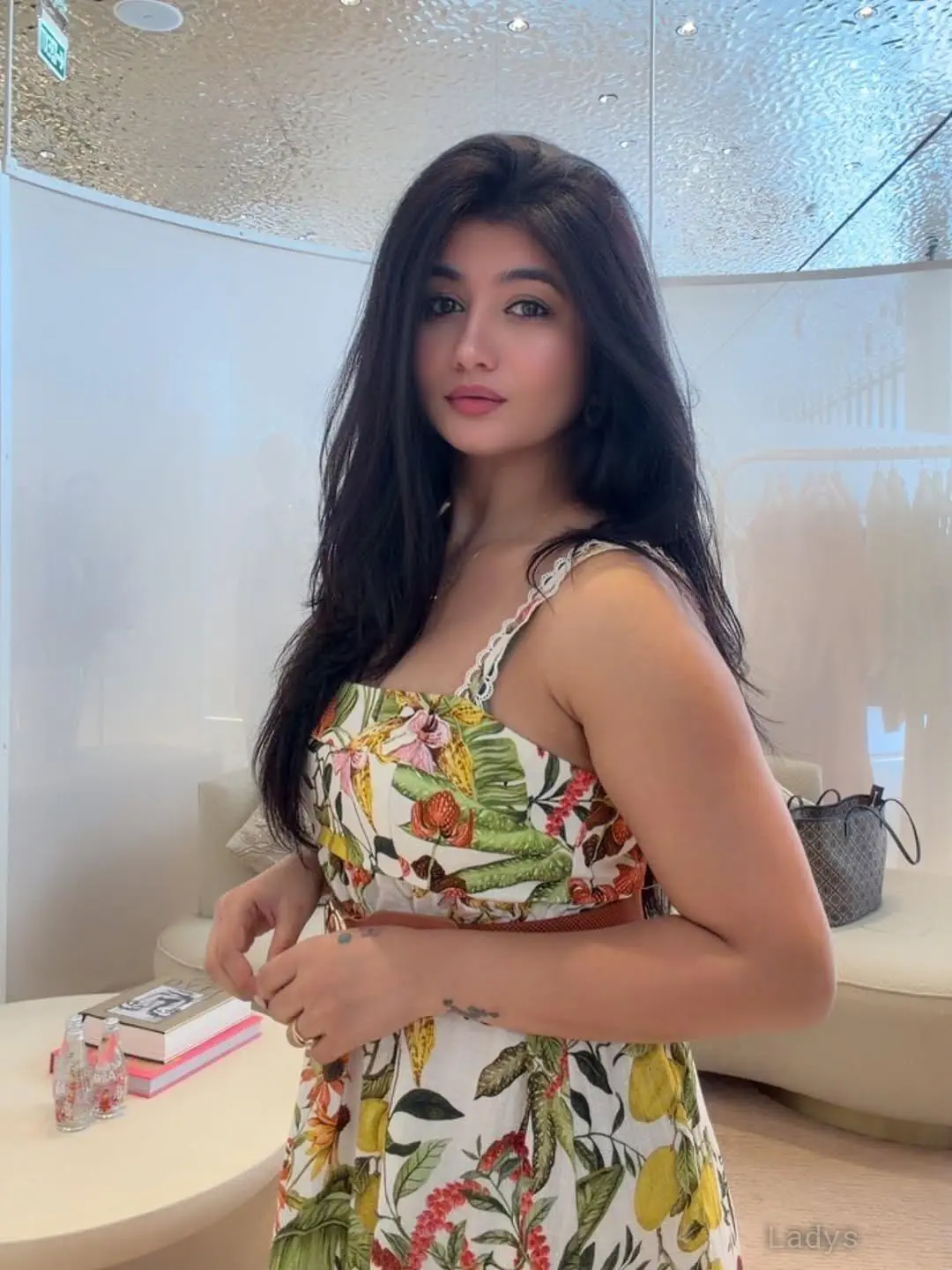 Fernanda, 23 years beautiful nude Manali escorts girl, height 154 sm, Weight kg