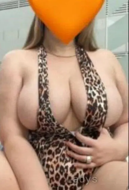 Alina, 35 years old Manama escort girl with big tits, height 160 sm, Weight  kg