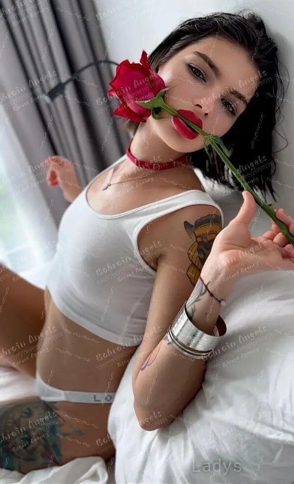 ALISA, 20 years old Manama escort girl with big tits, height 160 sm, Weight  kg
