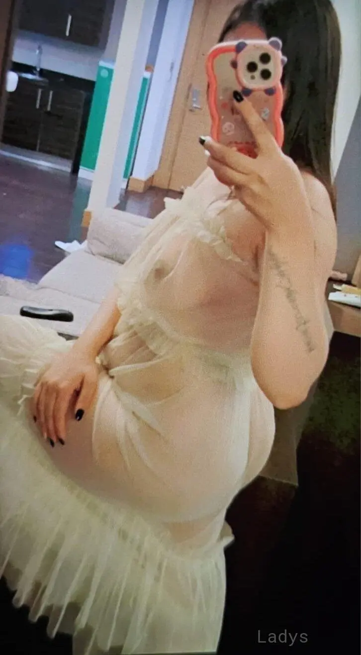 Gabrielle, 25 years old Manama escort girl with big tits, height 170 sm, Weight  kg
