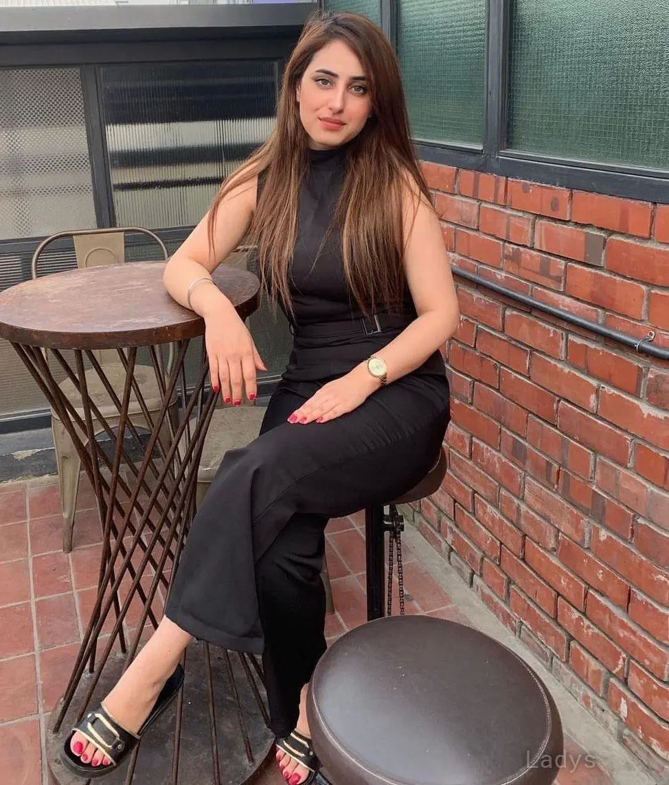 Hana, years old Manama escort girl with big tits, height sm, Weight kg