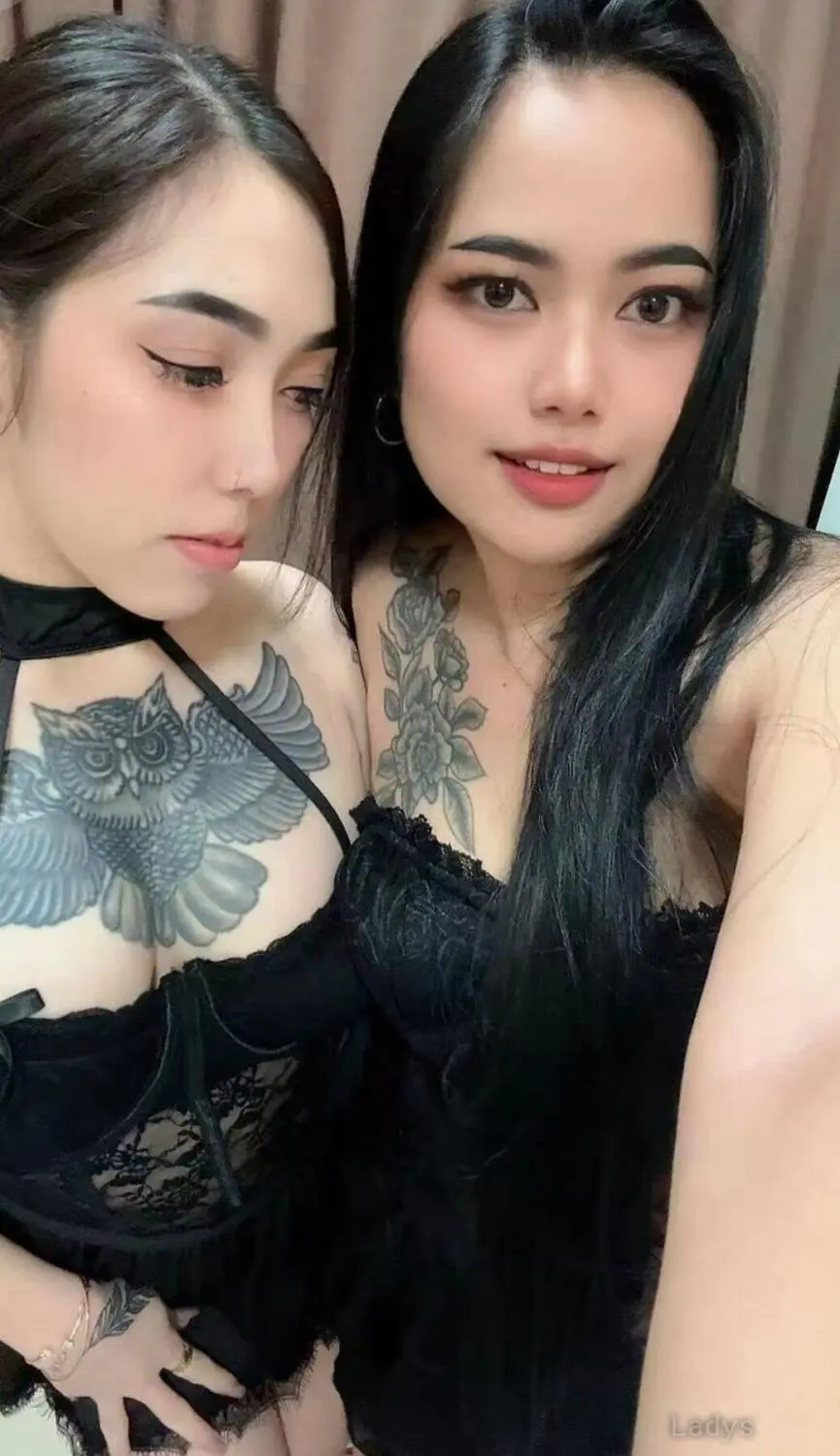 Jenna and Amy, 24 years old Manama escort girl with big tits, height 168 sm, Weight kg