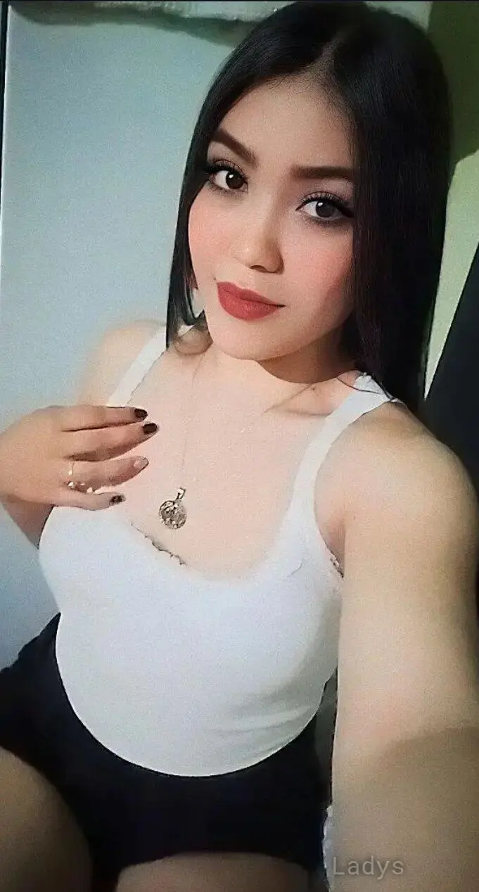 Kenly, 25 years old Manama escort girl with big tits, height 165 sm, Weight  kg