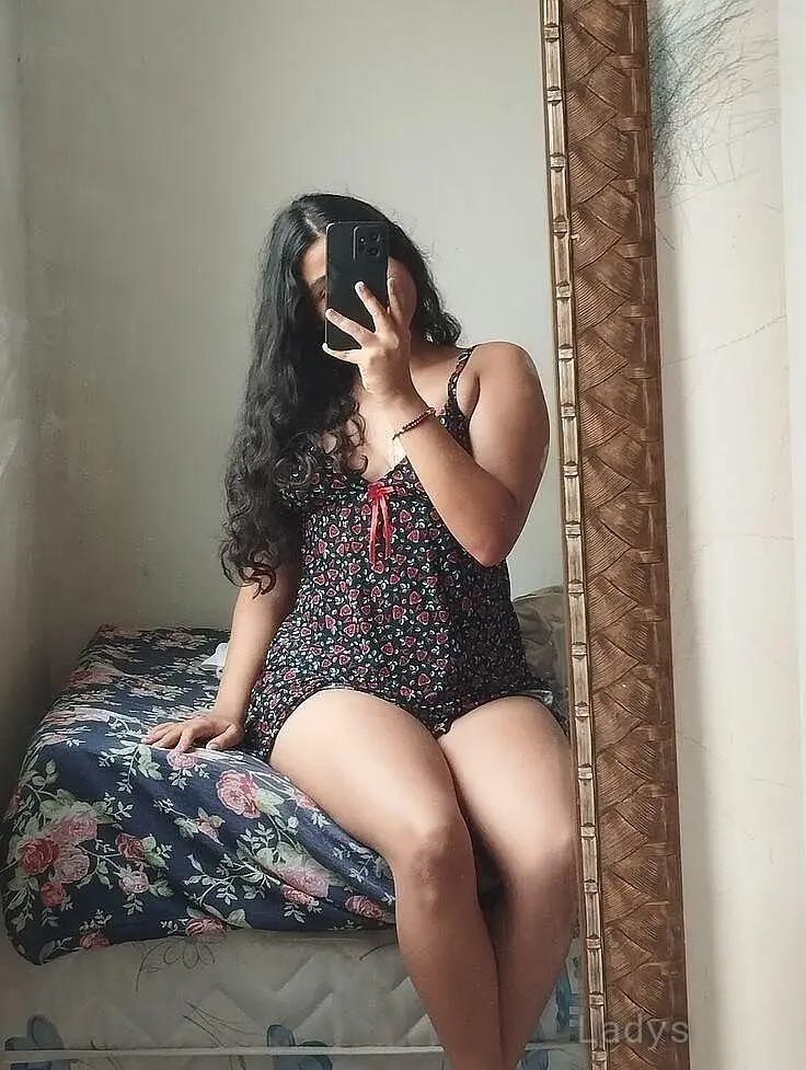 Malayali, 25 years old Manama escort girl with big tits, height  sm, Weight  kg