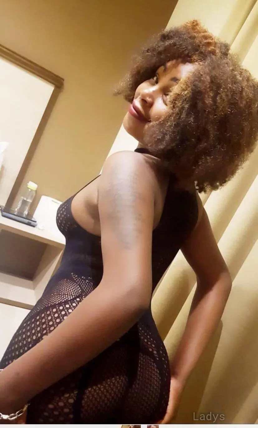 Godess, 25 years beautiful nude Manama escorts girl, height 165 sm, Weight kg