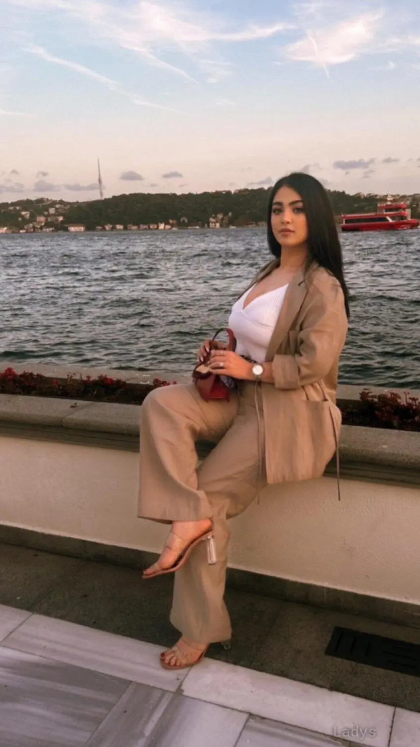 Hira, 26 years beautiful nude Manama escorts girl, height 170 sm, Weight  kg