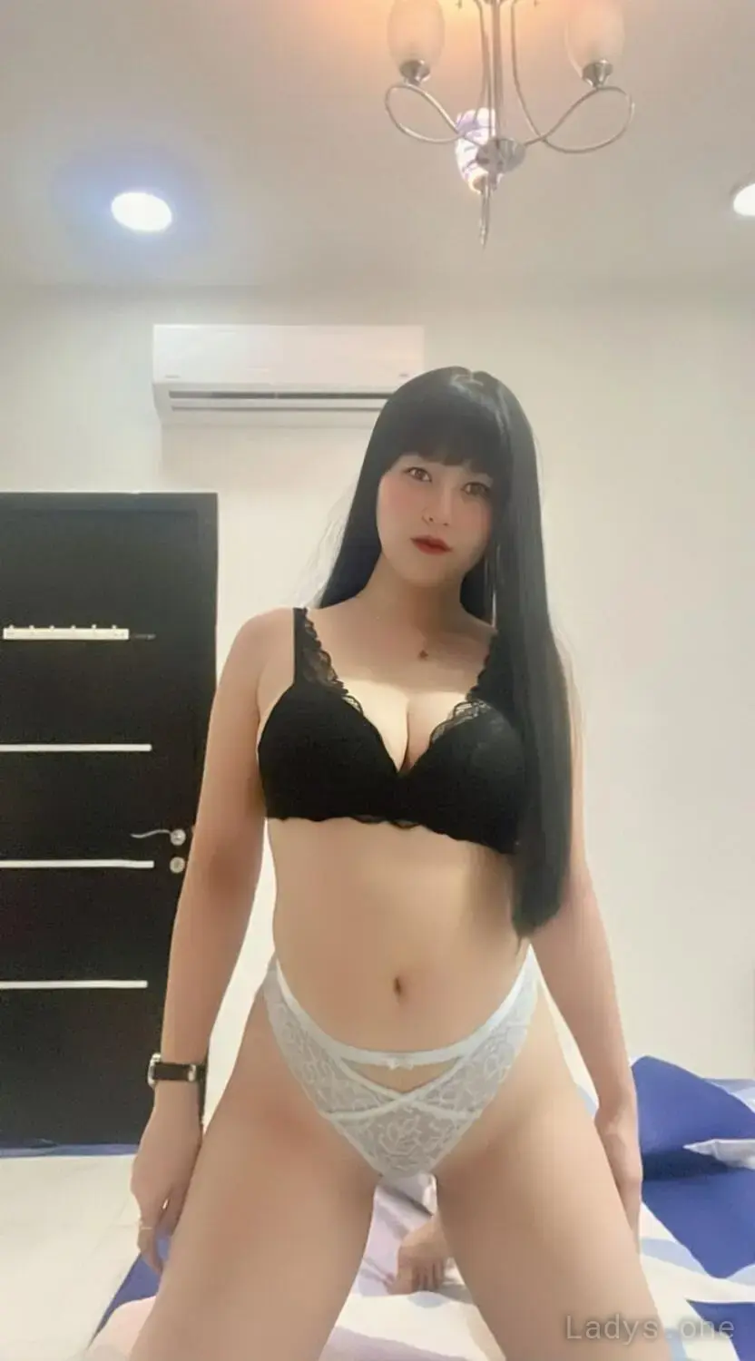 Maya, 23 years beautiful nude Manama escorts girl, height 159 sm, Weight 49 kg