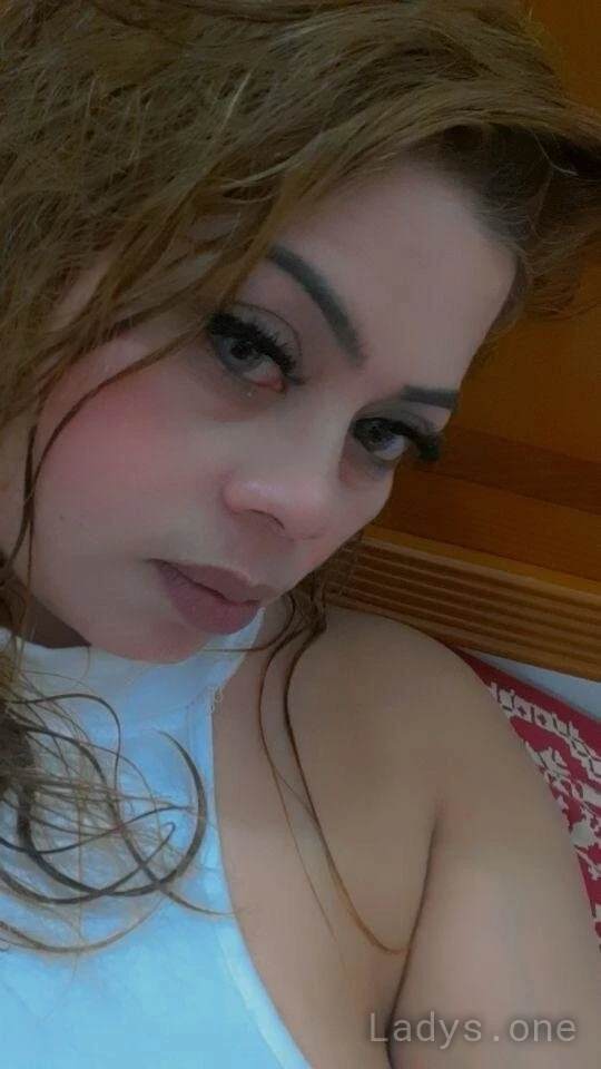 Noor, 24 years beautiful nude Manama escorts girl, height 158 sm, Weight 56 kg