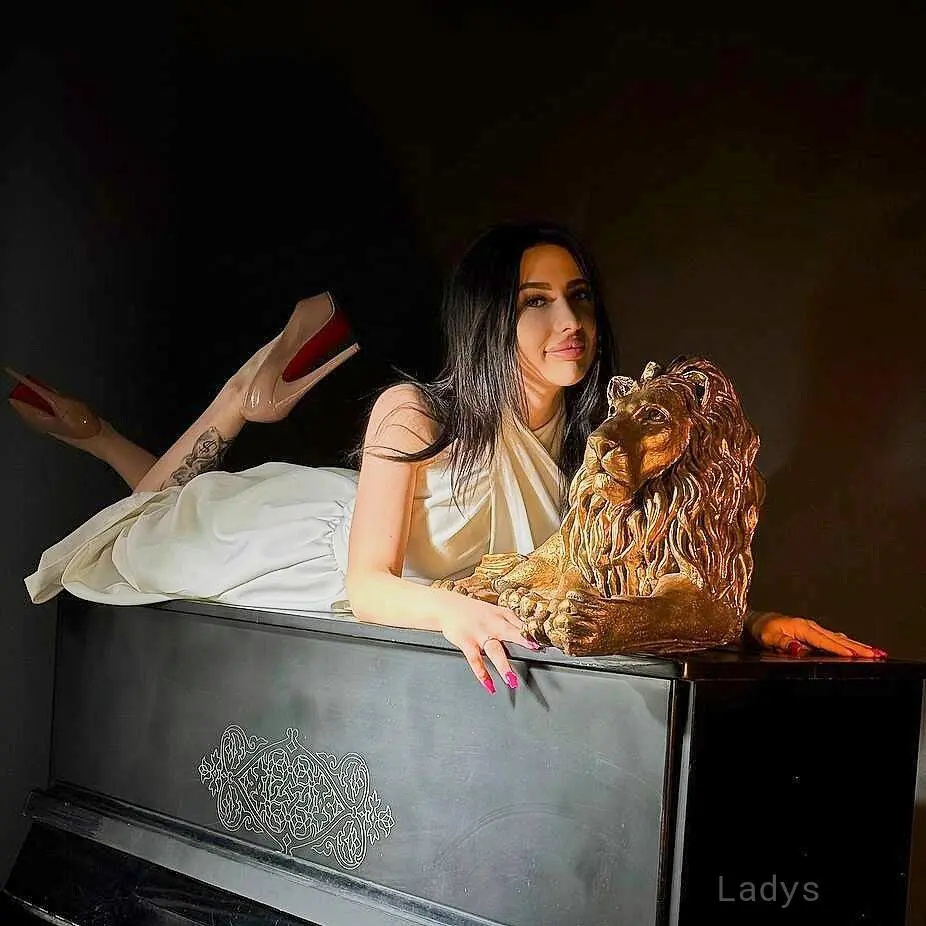 ALENA, 19 years sexy toples Manama scorts girl, height 156 sm, Weight  kg