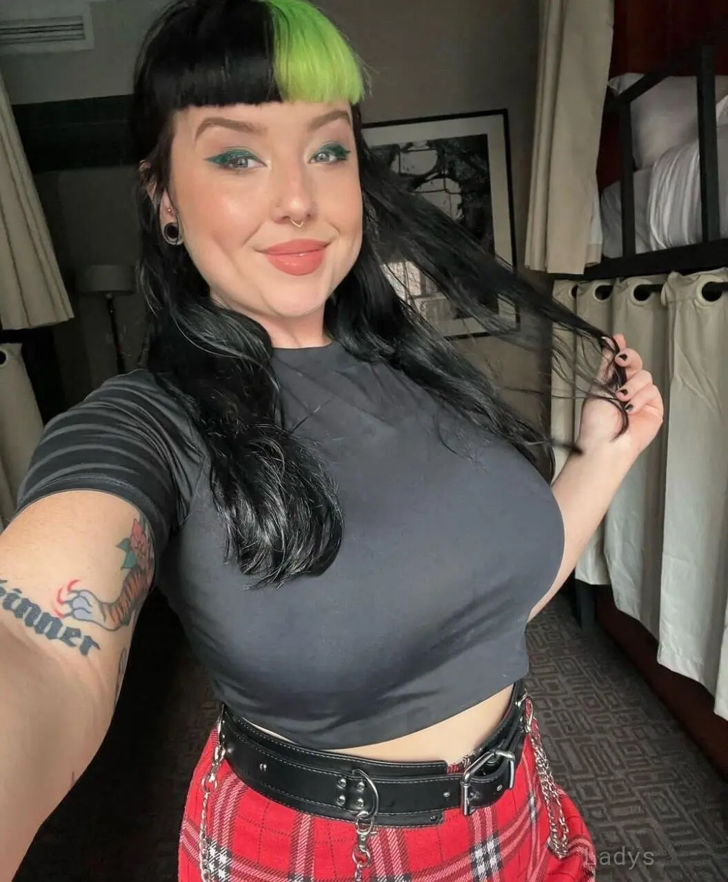 Manchester Cutest Sophia Maelle, 23 years old Manchester escort girl with big tits, height 172 sm, Weight 77 kg