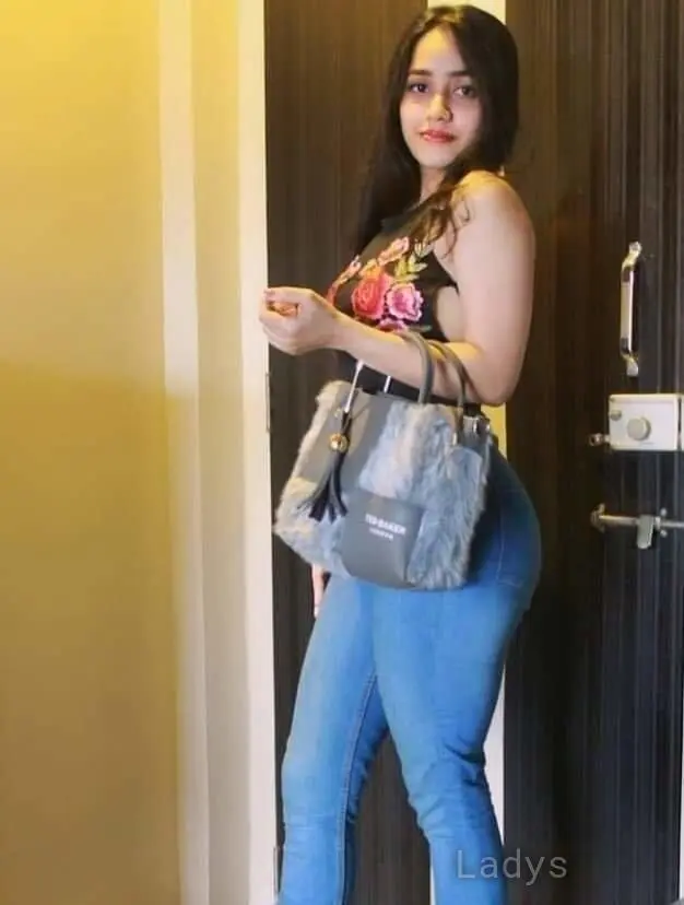 Jenny,  years old Mangalore escort girl with big tits, height  sm, Weight  kg