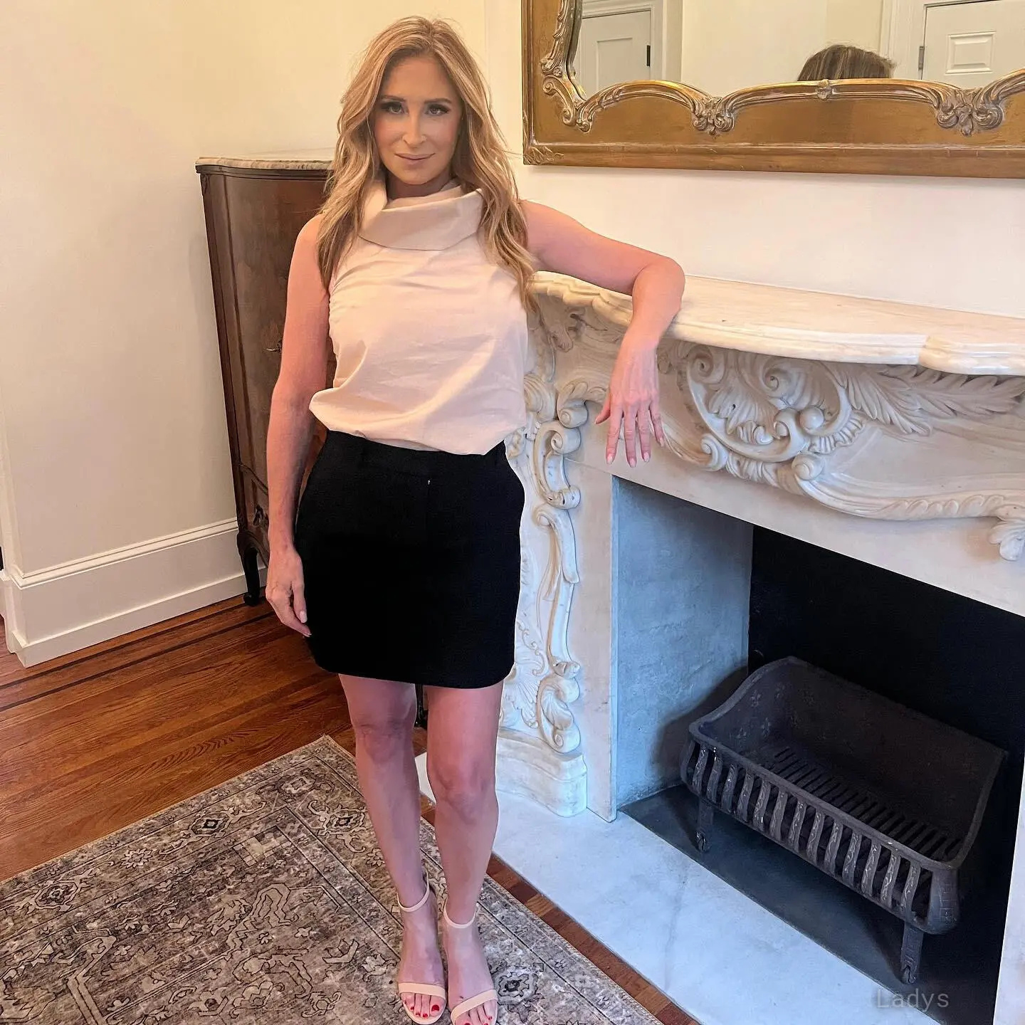 Sonja Morgan, 56 years old Manhattan escort girl with big tits, height 160 sm, Weight 55 kg