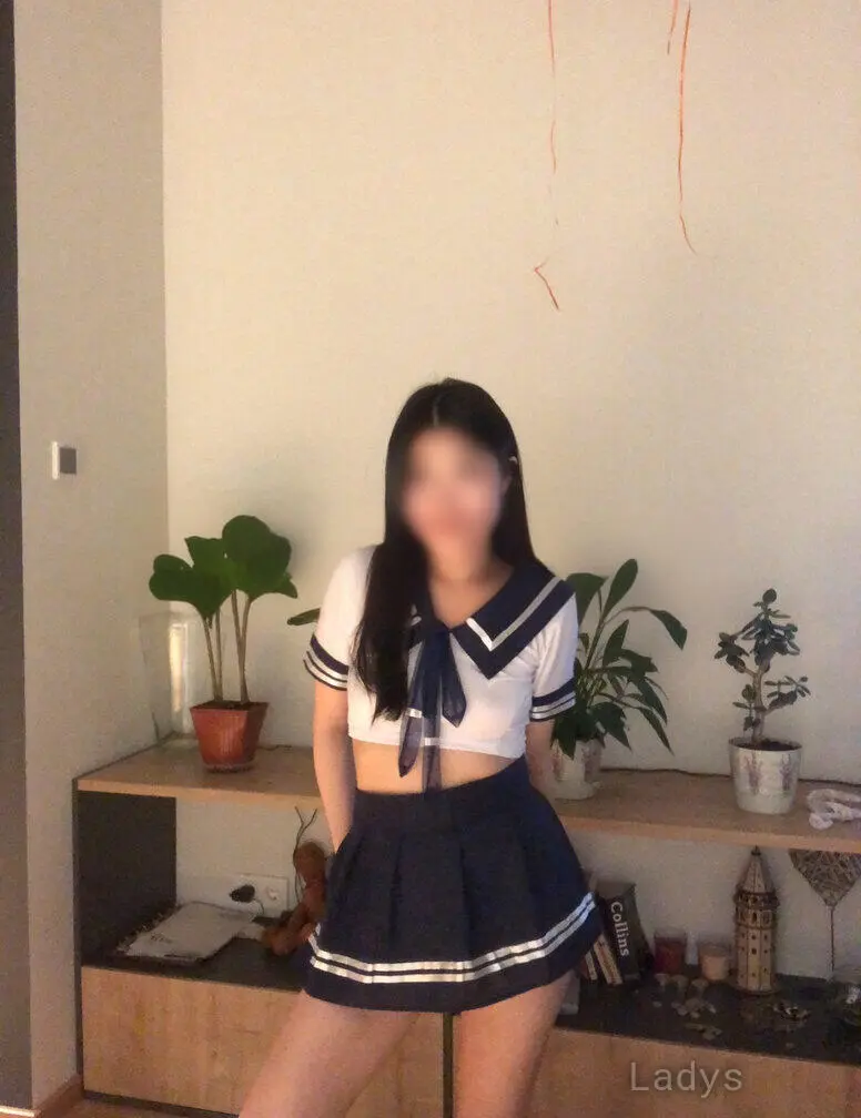 Alina Kim, 25 years beautiful nude Manhattan escorts girl, height 164 sm, Weight 50 kg