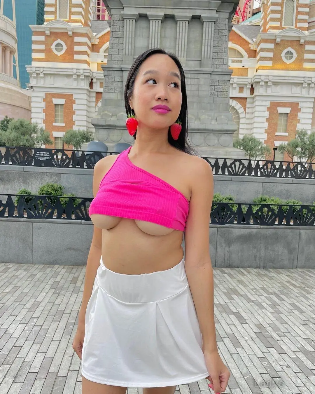 Angie Bikini, 24 years beautiful nude Manhattan escorts girl, height 151 sm, Weight 46 kg