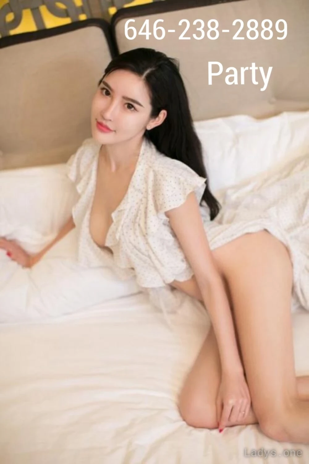 Asian Party Girl, 23 years beautiful nude Manhattan escorts girl, height 160 sm, Weight 46 kg