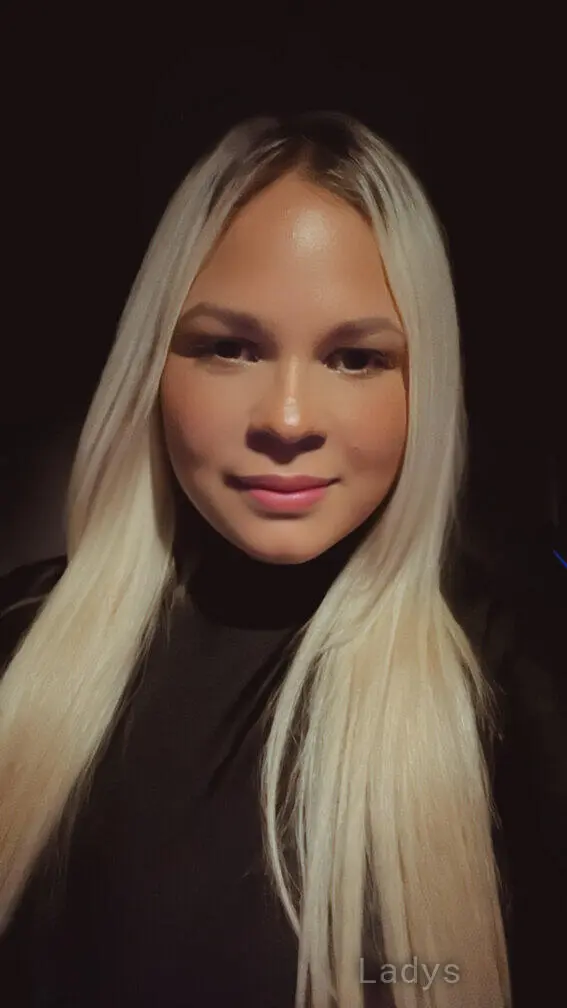 Claudia, 28 years beautiful nude Manhattan escorts girl, height 154 sm, Weight 55 kg