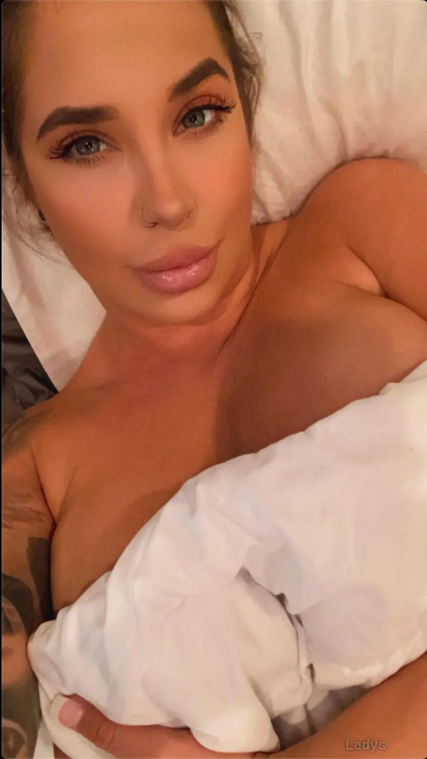 Diana Melissa, 26 years beautiful nude Manhattan escorts girl, height 165 sm, Weight 60 kg