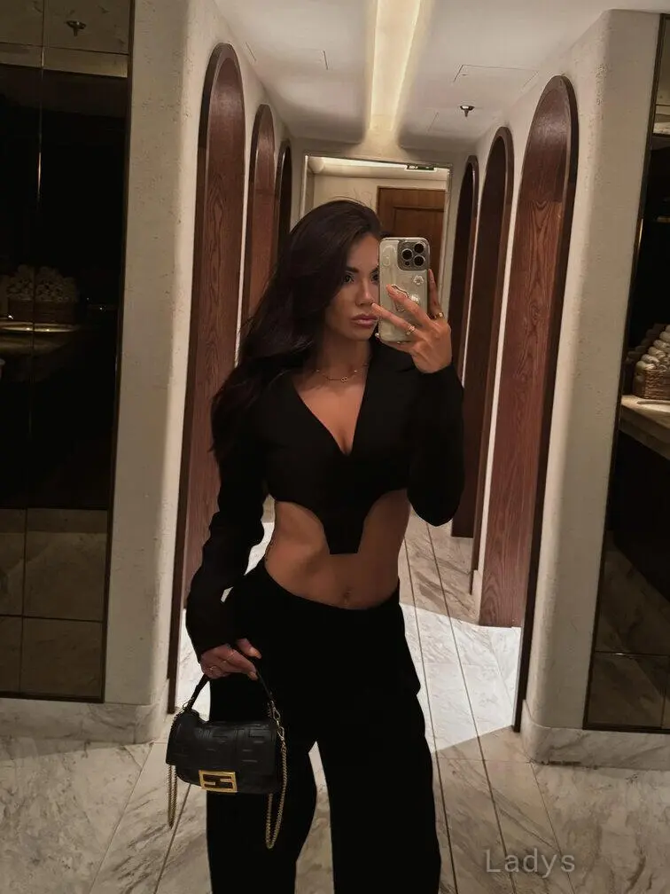ISABELLA, 26 years beautiful nude Manhattan escorts girl, height 164 sm, Weight 50 kg