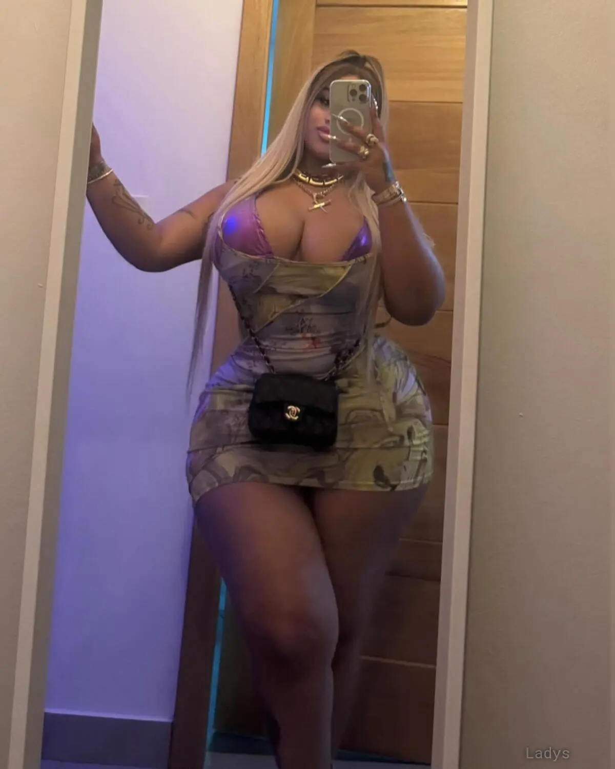 Jennifer Gil, 29 years beautiful nude Manhattan escorts girl, height 164 sm, Weight 77 kg