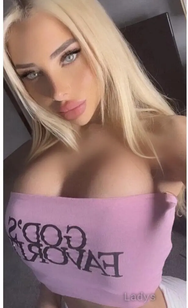 Lanna, 25 years beautiful nude Manhattan escorts girl, height 163 sm, Weight 69 kg