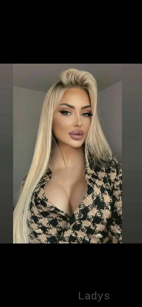 Lia, 26 years beautiful nude Manhattan escorts girl, height 158 sm, Weight 55 kg