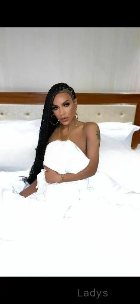 Vanity, 27 years beautiful nude Manhattan escorts girl, height 156 sm, Weight 54 kg