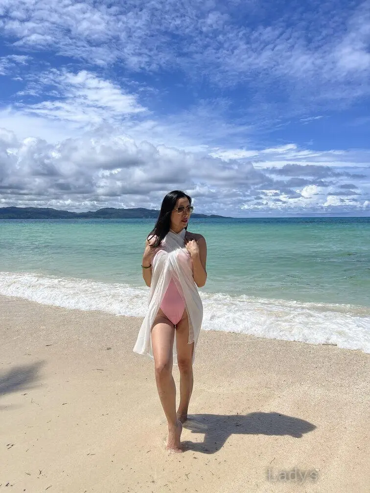 YURI, 28 years beautiful nude Manhattan escorts girl, height 163 sm, Weight 52 kg
