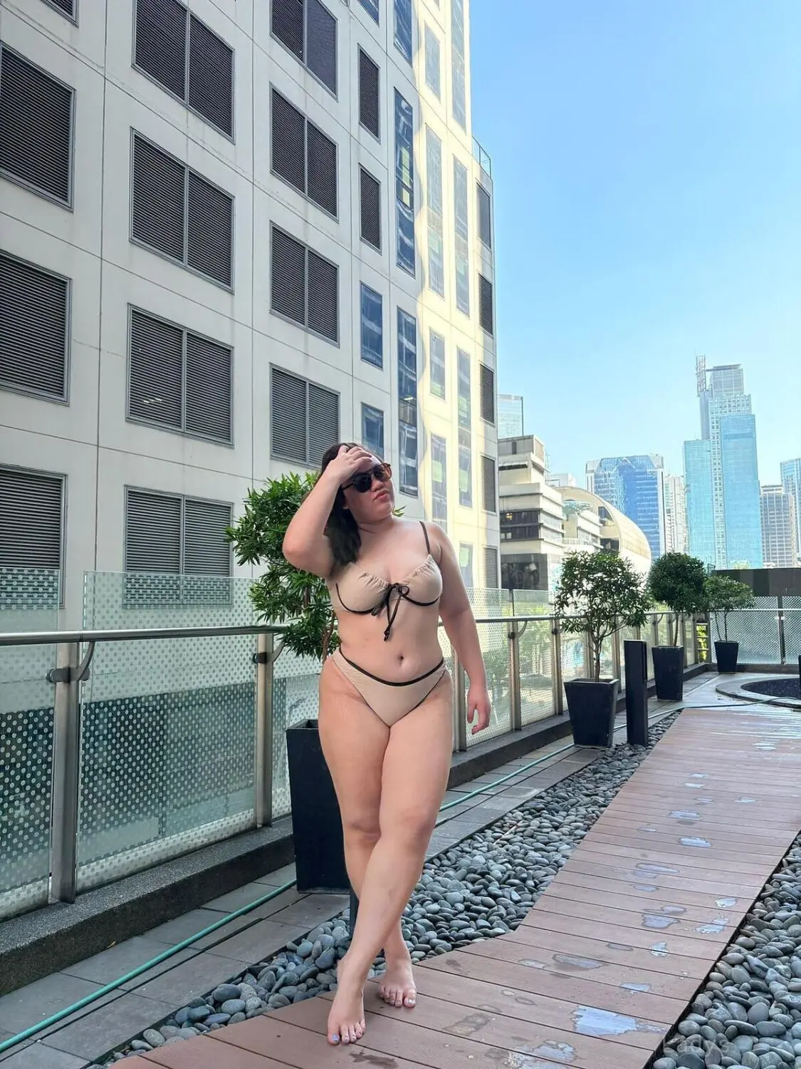 Alluring, 24 years old Manila escort girl with big tits, height 165 sm, Weight kg