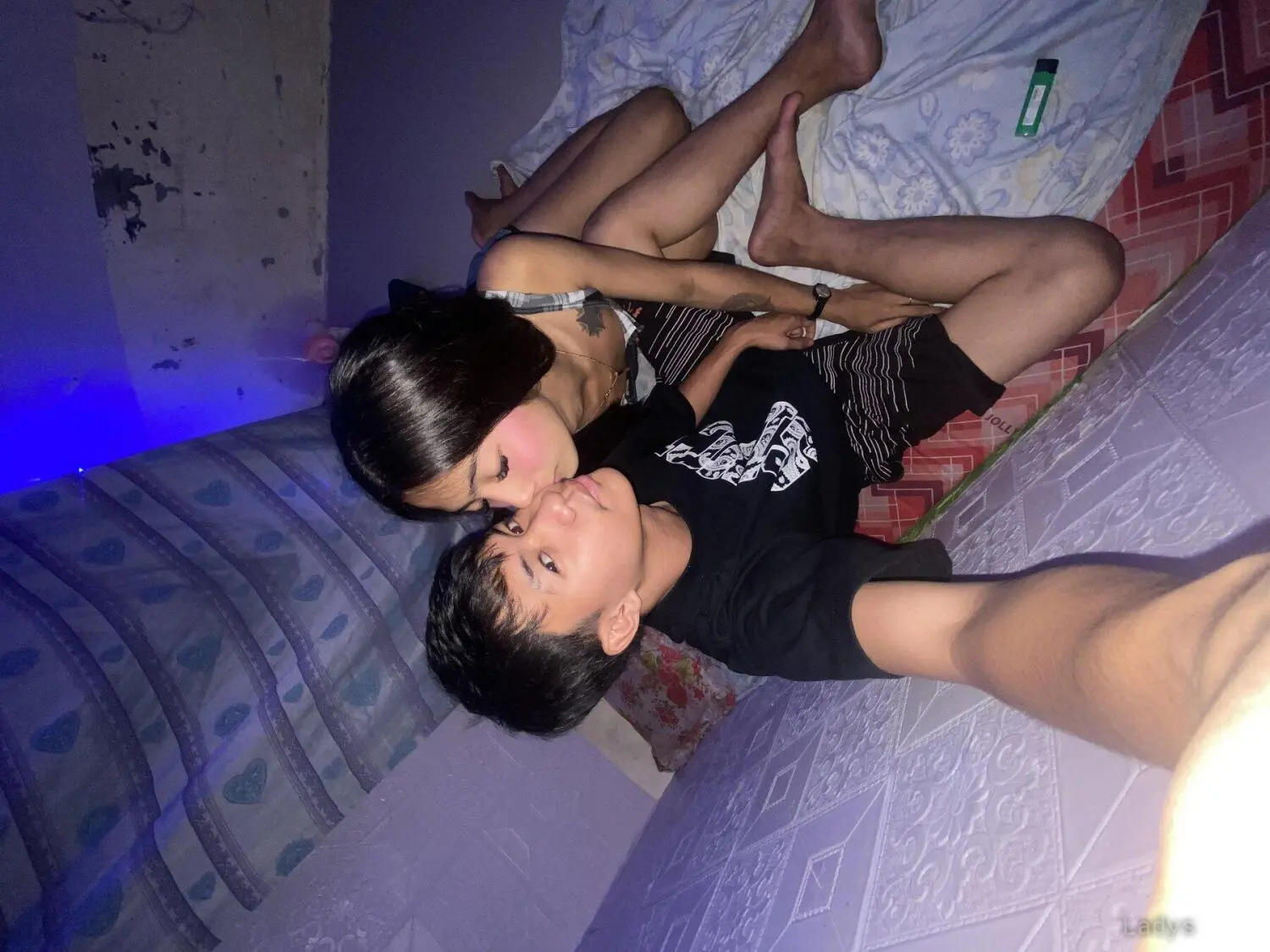 Iyah and Ronel, 19 years old Manila escort girl with big tits, height 165 sm, Weight kg