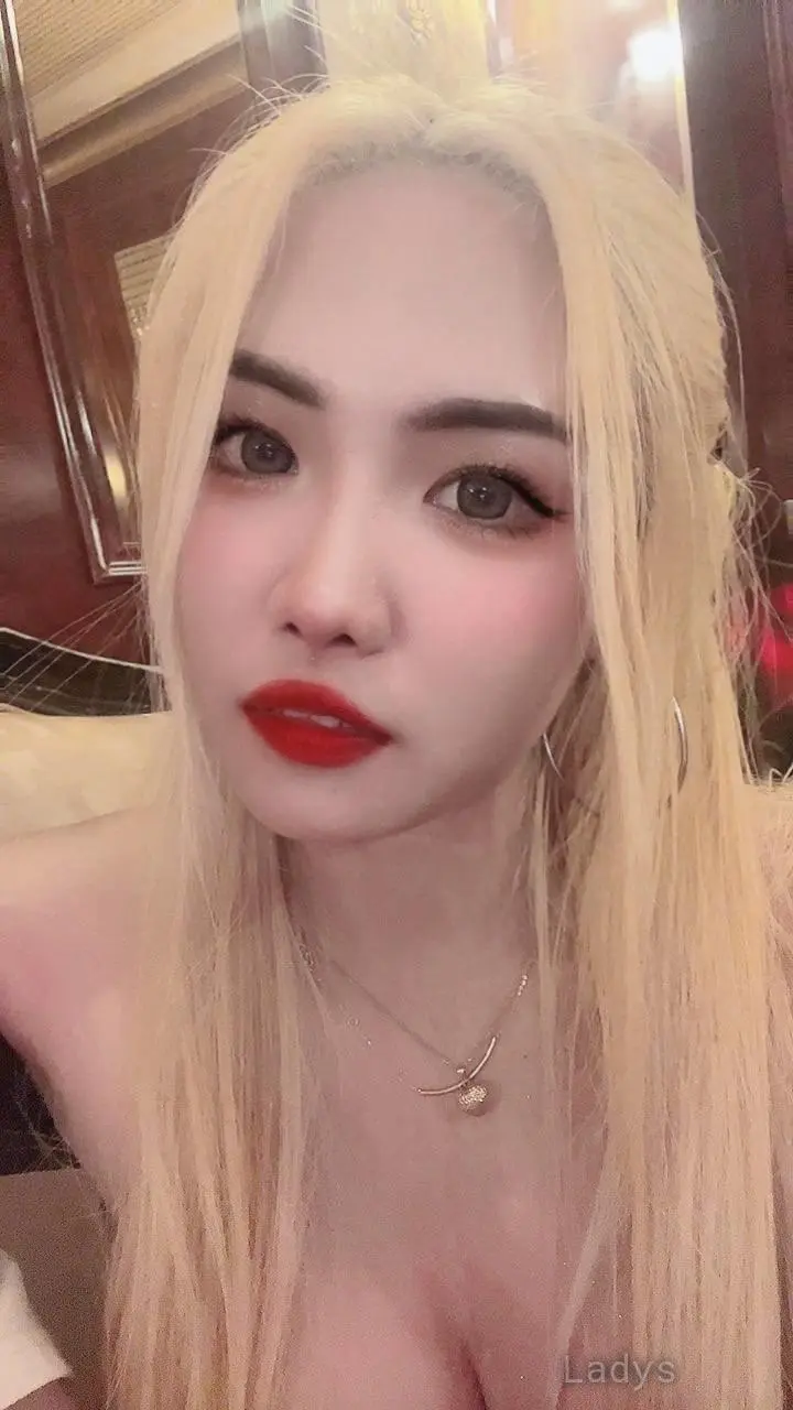Shasha, 21 years old Manila escort girl with big tits, height 166 sm, Weight  kg