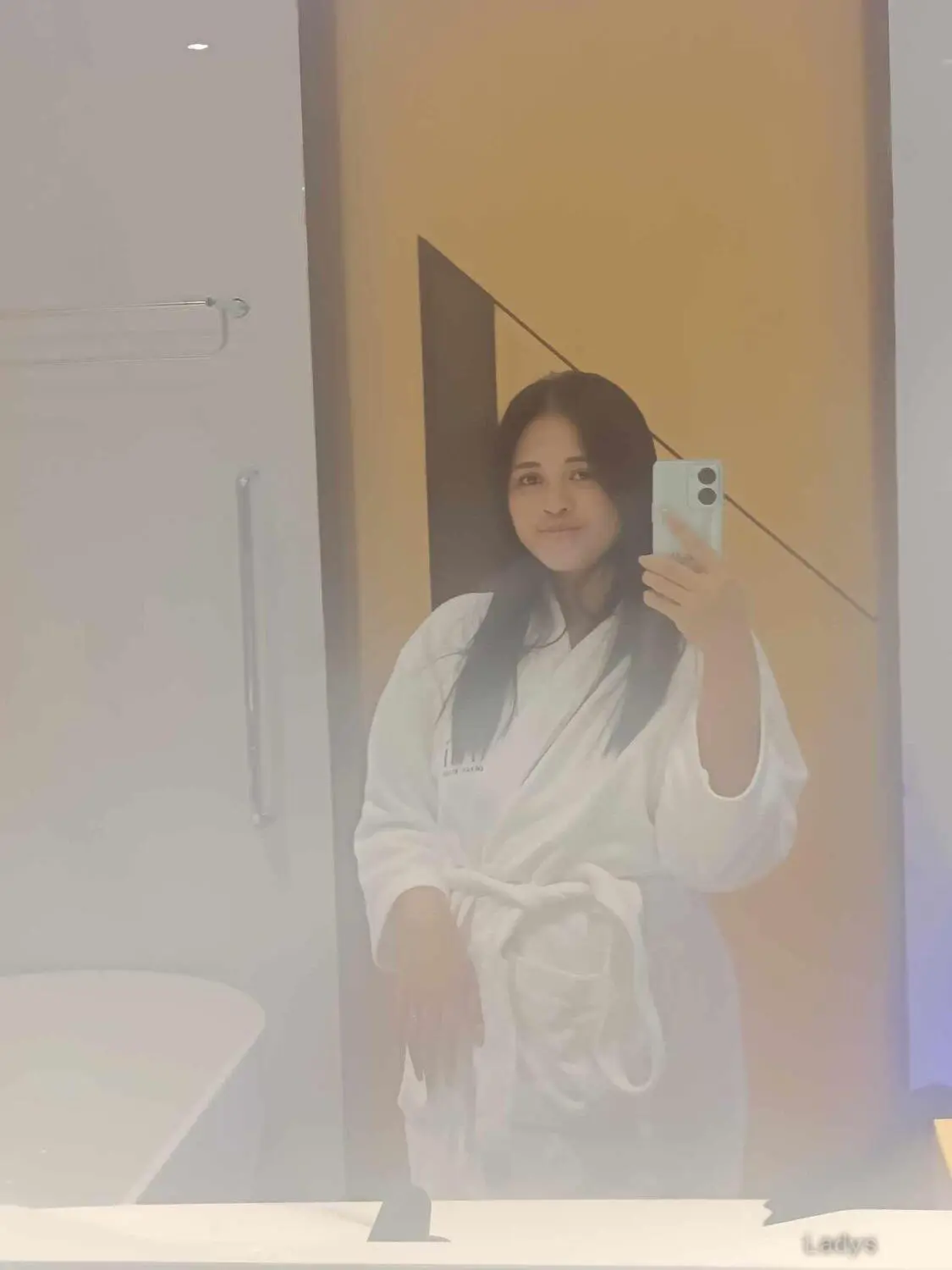 Sophia, 22 years old Manila escort girl with big tits, height 163 sm, Weight  kg