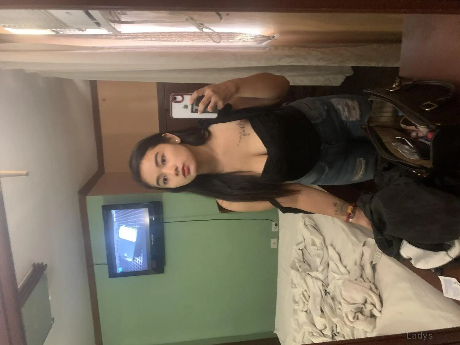 Tiffany, 22 years old Manila escort girl with big tits, height 160 sm, Weight  kg