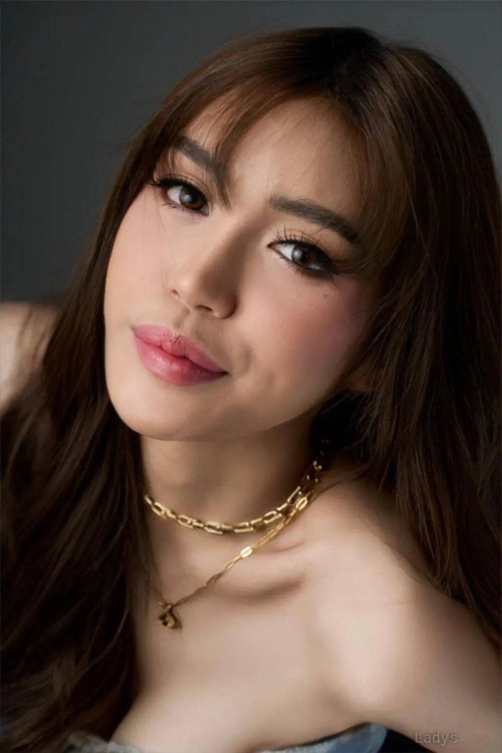 TRISHA, 21 years old Manila escort girl with big tits, height 162 sm, Weight kg-1