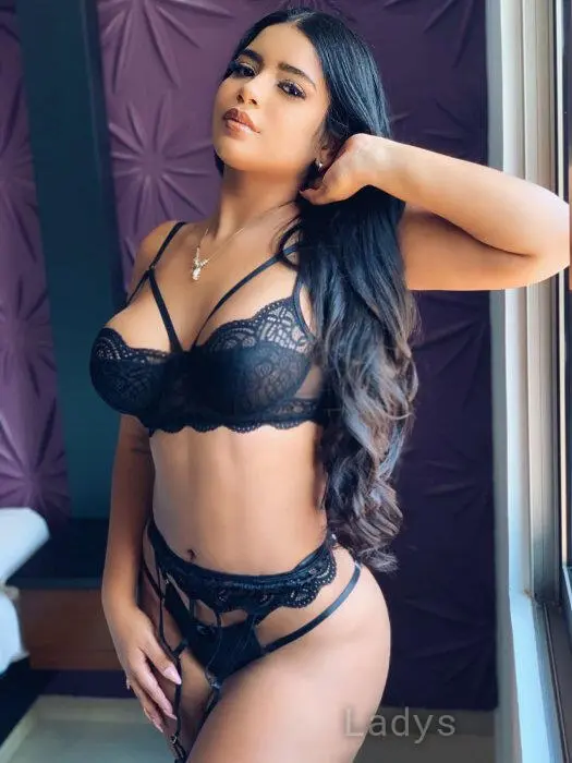 Alana, 25 years beautiful nude Manila escorts girl, height 168 sm, Weight 70 kg