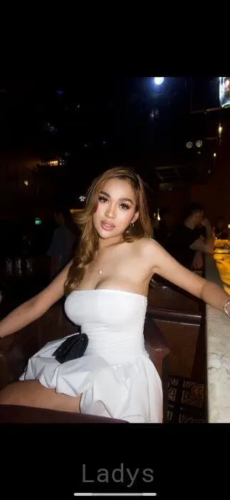 Christina, 24 years beautiful nude Manila escorts girl, height 164 sm, Weight 58 kg