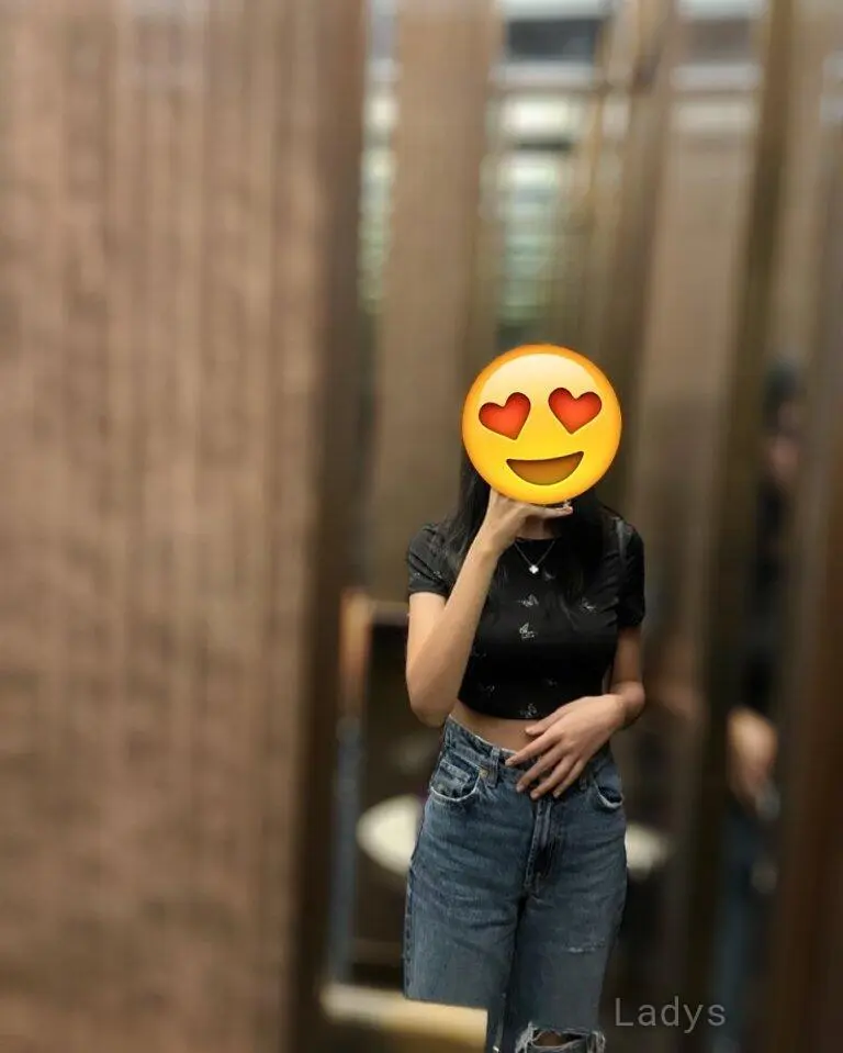 Claire, 26 years beautiful nude Manila escorts girl, height 170 sm, Weight  kg