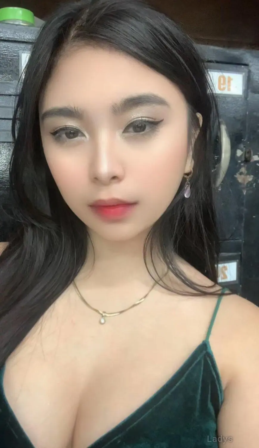 Hannah, 18 years beautiful nude Manila escorts girl, height 152 sm, Weight  kg