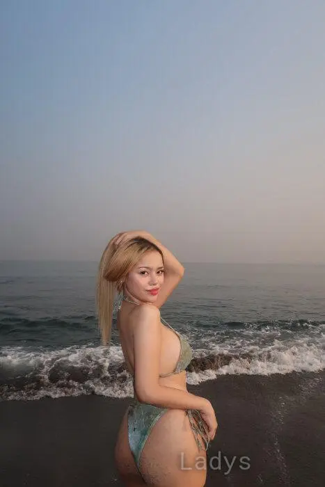 Jenny, 25 years beautiful nude Manila escorts girl, height 163 sm, Weight 56 kg