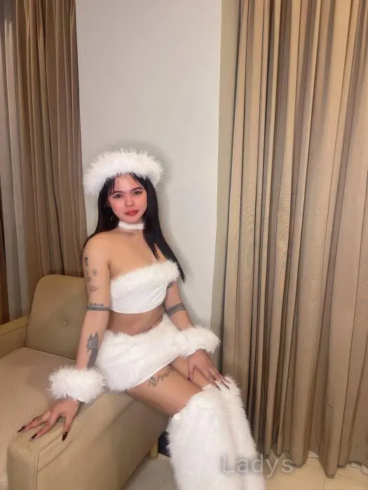 Maki, 29 years beautiful nude Manila escorts girl, height 159 sm, Weight 56 kg
