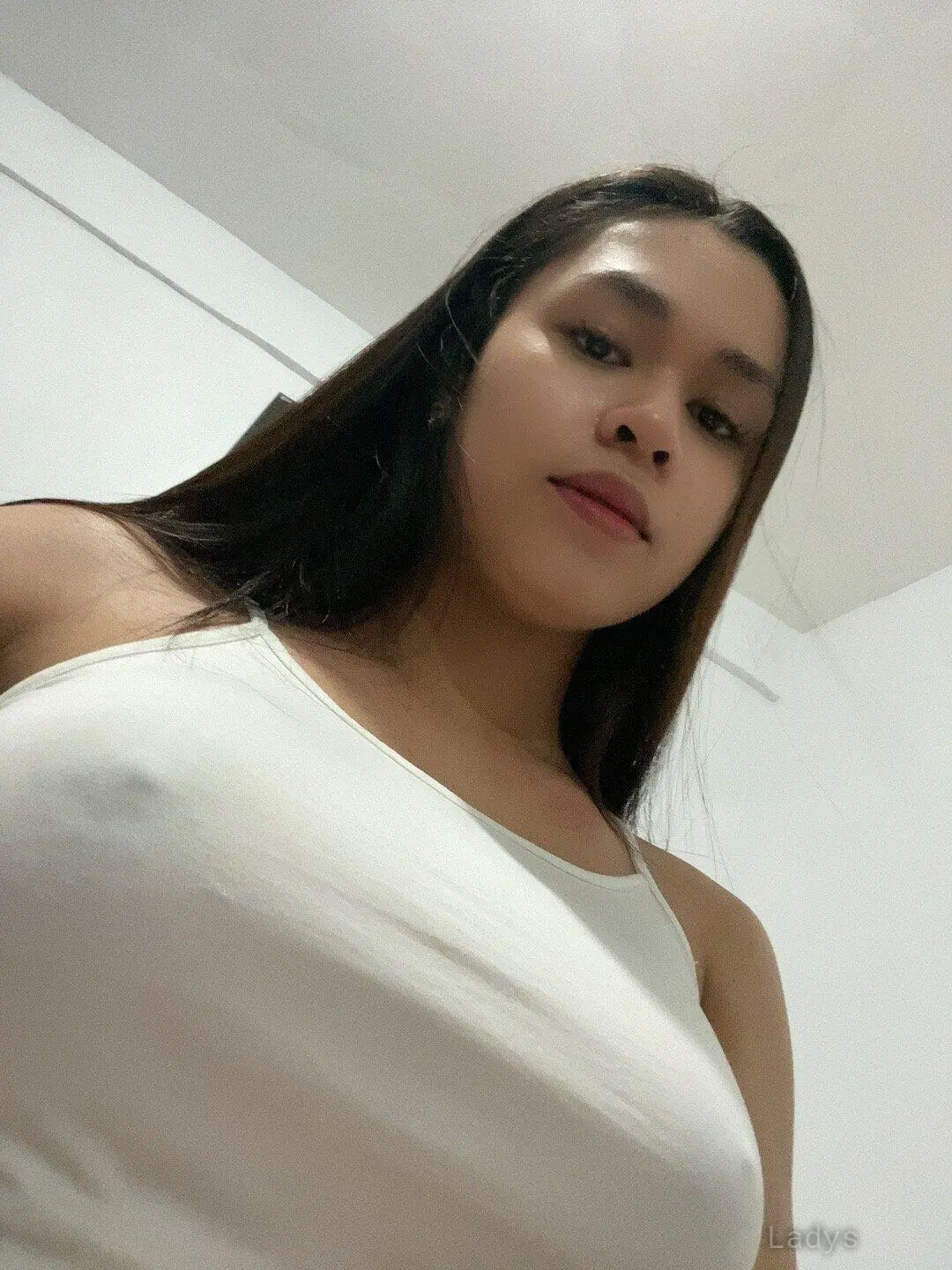 Nina, 19 years beautiful nude Manila escorts girl, height 170 sm, Weight kg