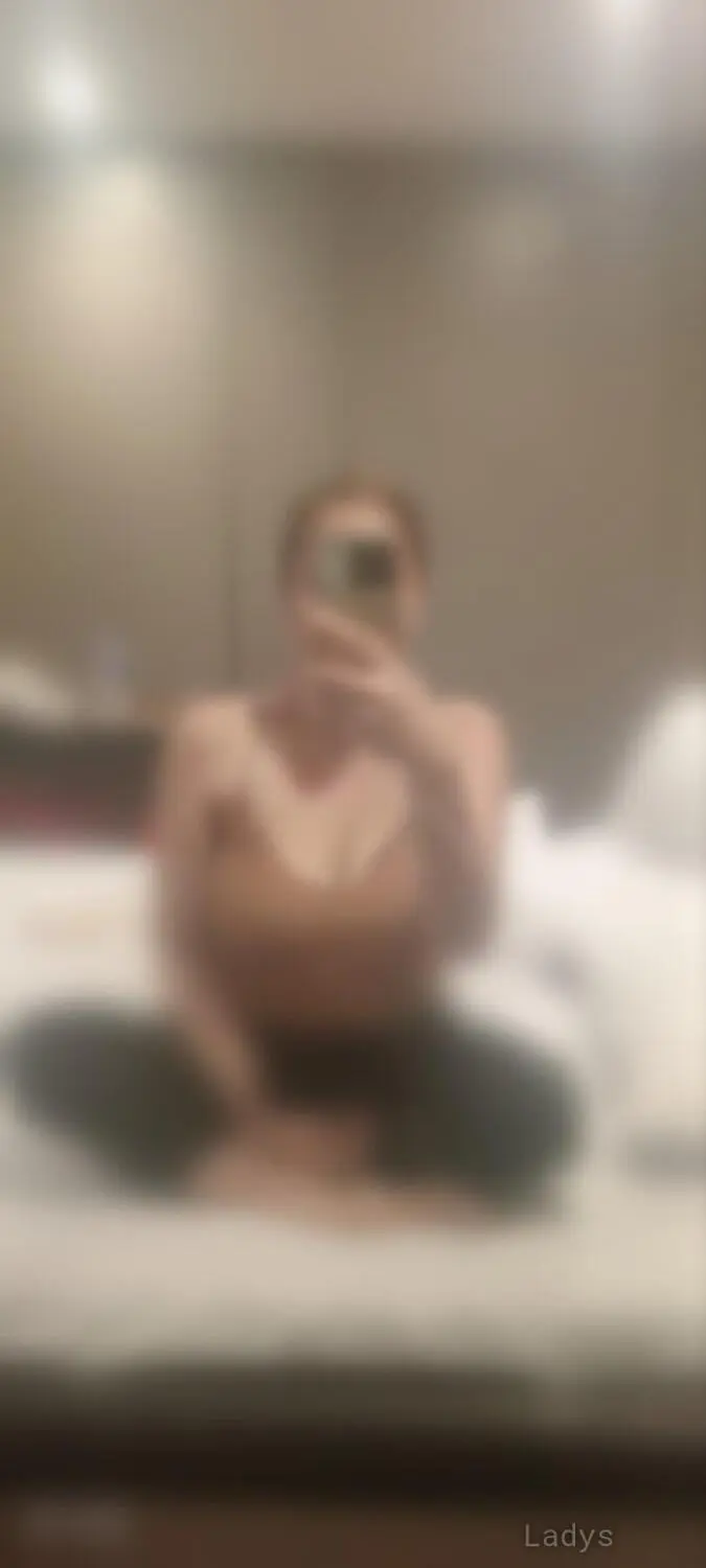 Olive, 27 years beautiful nude Manila escorts girl, height 153 sm, Weight kg