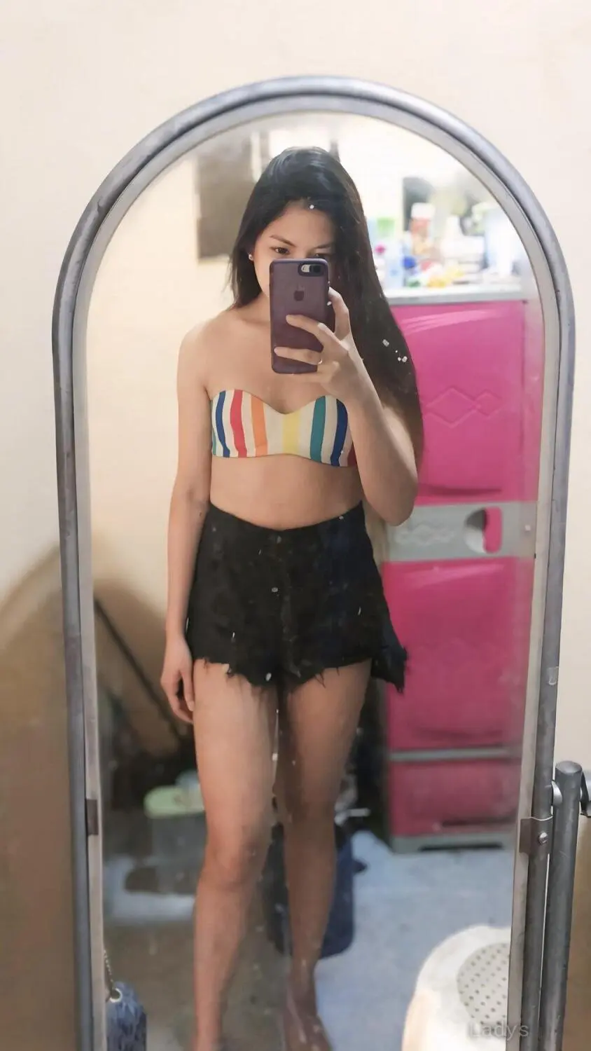 Sandra, 20 years beautiful nude Manila escorts girl, height 168 sm, Weight  kg